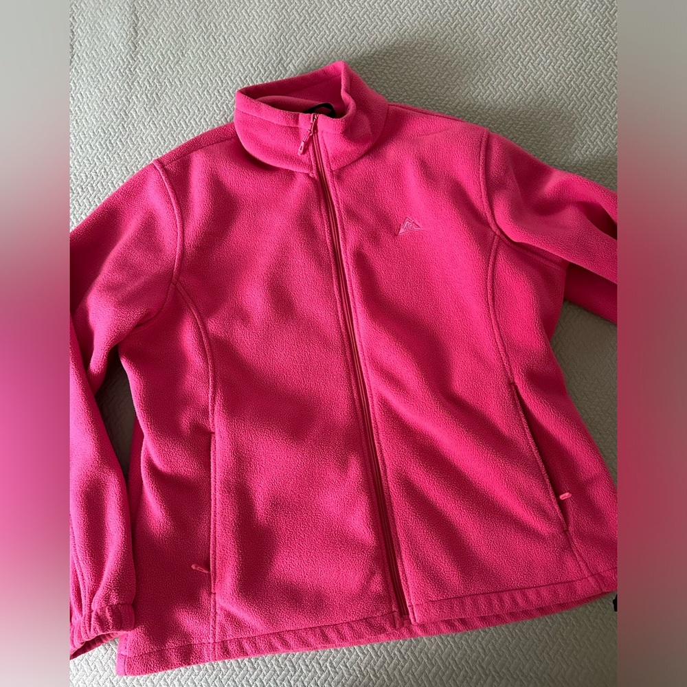 Outdoor Ventures Pink fleece size 2x.